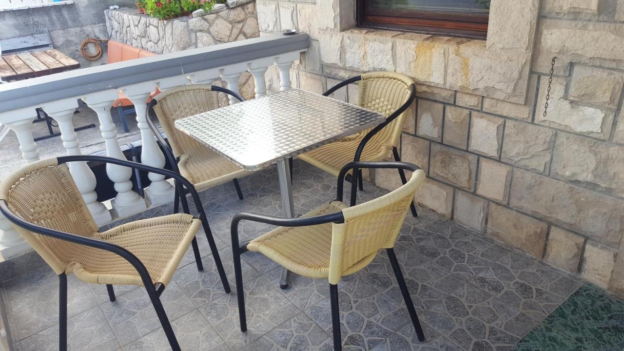 Apartments Miki Бар Екстериор снимка