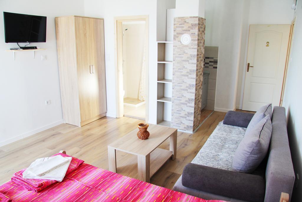 Apartments Miki Бар Екстериор снимка