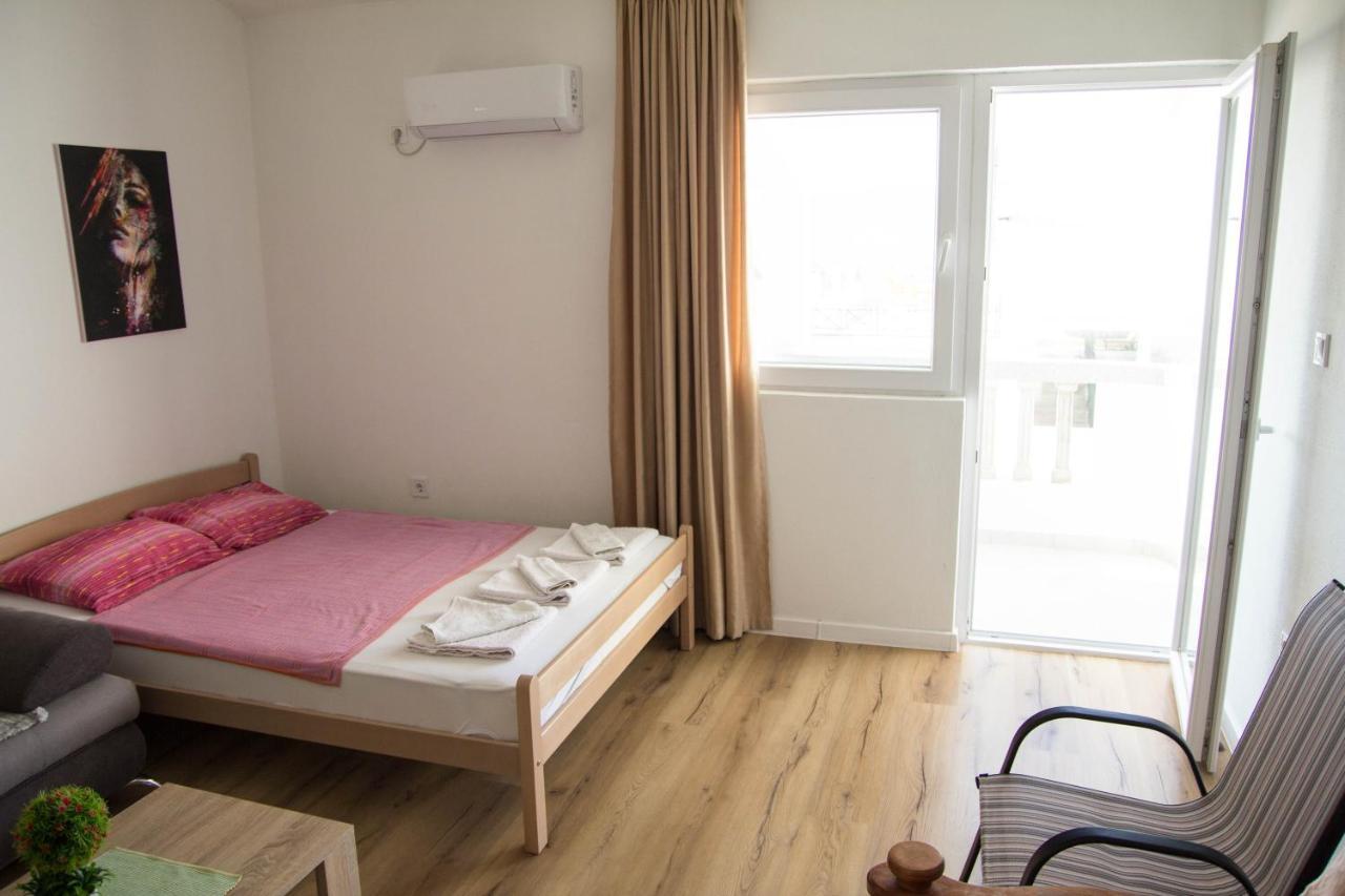 Apartments Miki Бар Екстериор снимка