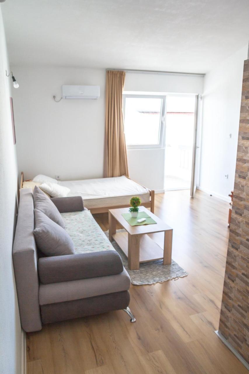 Apartments Miki Бар Екстериор снимка