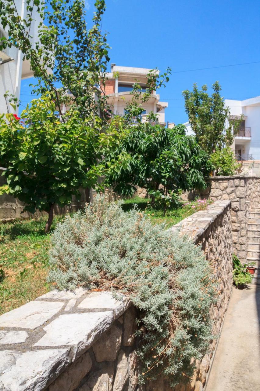 Apartments Miki Бар Екстериор снимка