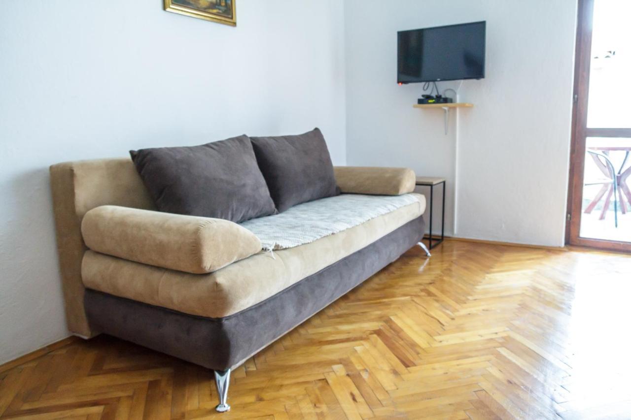 Apartments Miki Бар Екстериор снимка